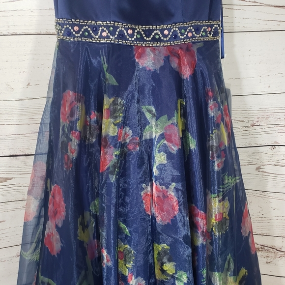 NINA CANACCI Formal Sleeveless Gown Size 2 - Picture 8 of 8